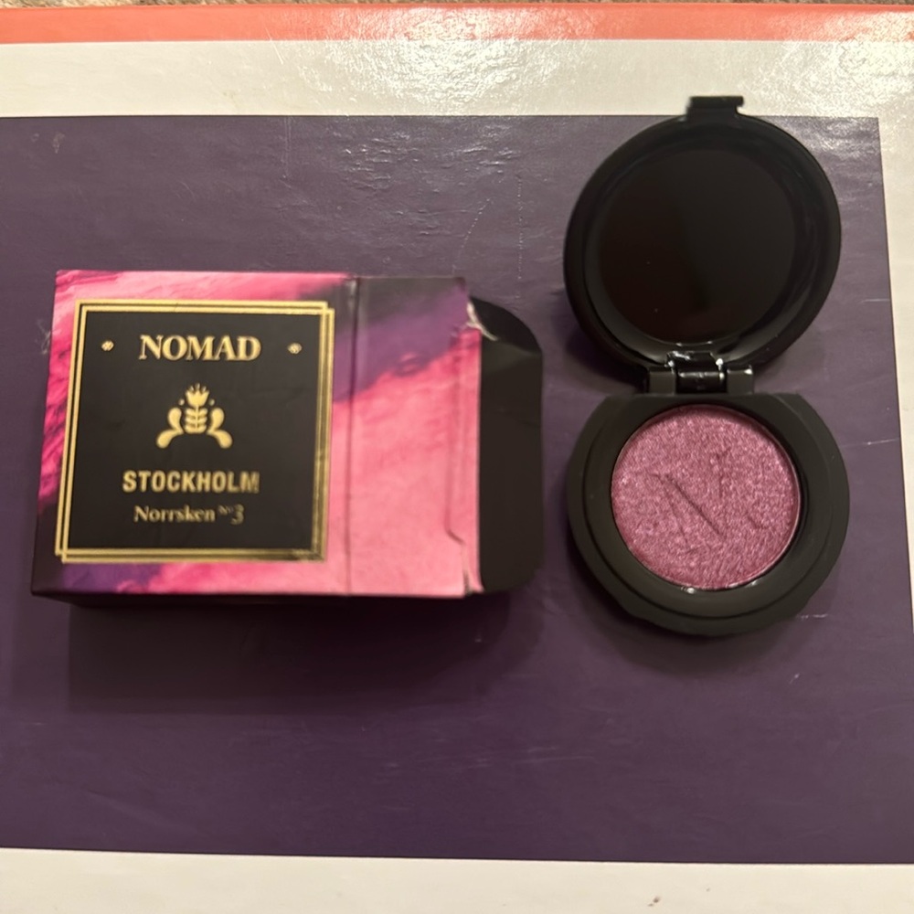 Nomad eyeshadow Stockholm